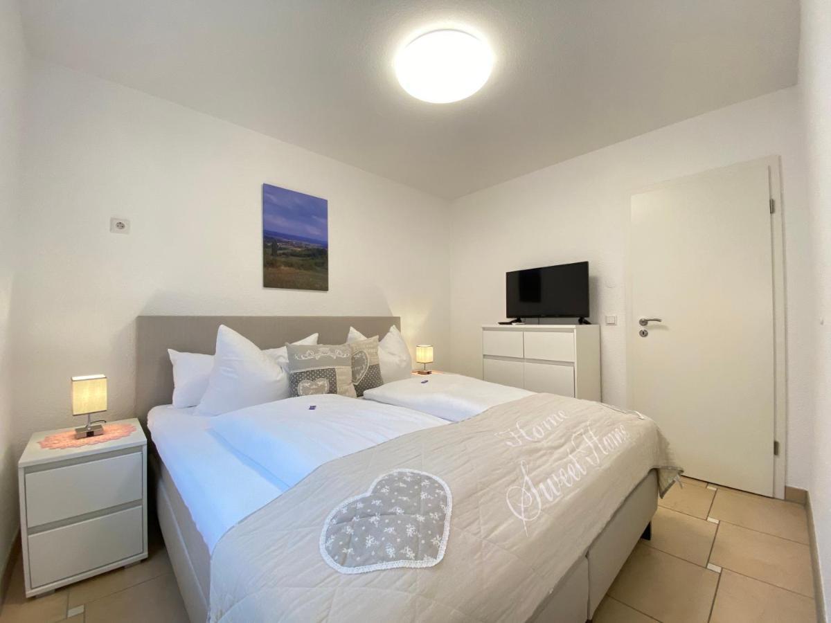 2 Zimmer Apartment, 70 Qm, Max 4 Pers, Private Terasse, 2 Parkplaetze, Internet 250 Mbit Gaertringen ภายนอก รูปภาพ