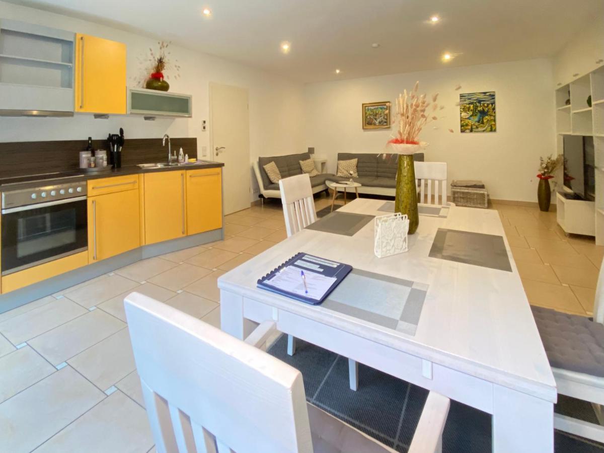 2 Zimmer Apartment, 70 Qm, Max 4 Pers, Private Terasse, 2 Parkplaetze, Internet 250 Mbit Gaertringen ภายนอก รูปภาพ